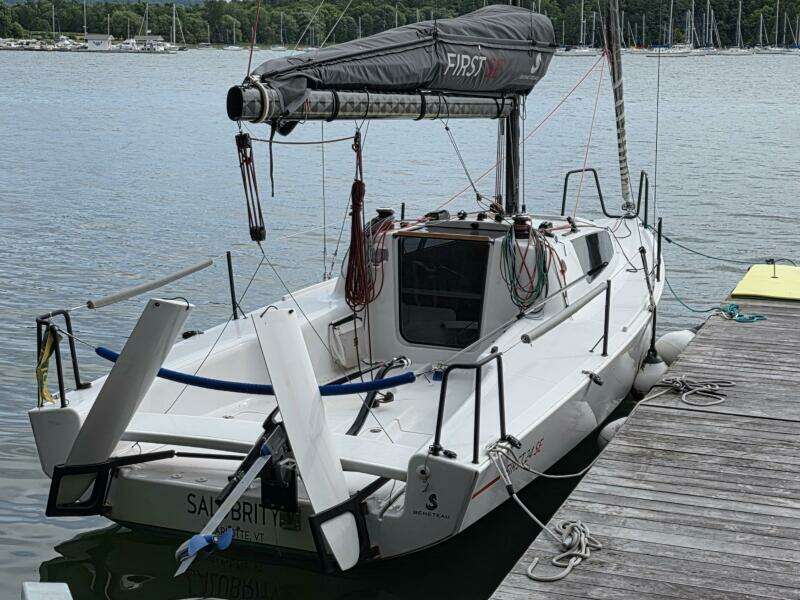 Salubrity 24ft Beneteau Yacht For Sale