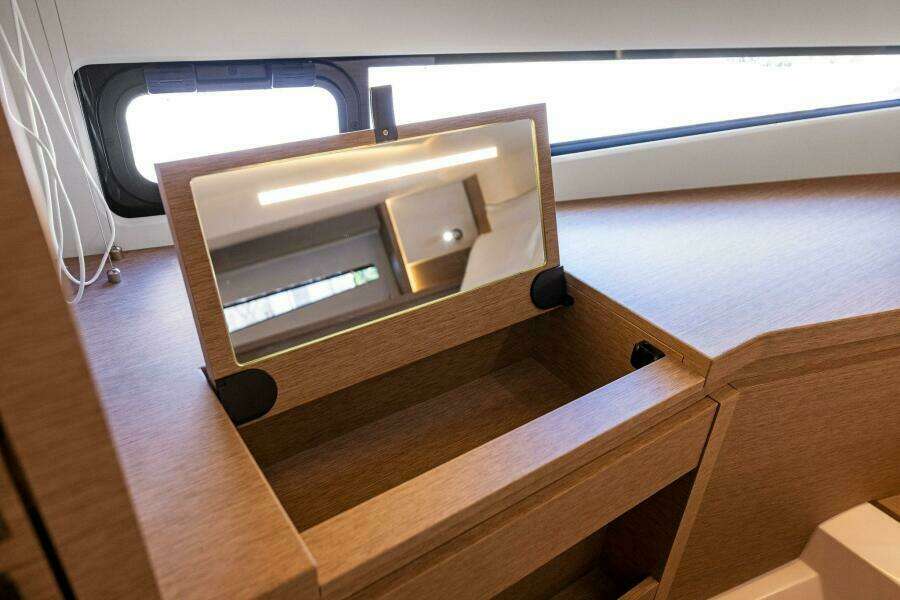 2025 Prestige 460 Flybridge - Sistership