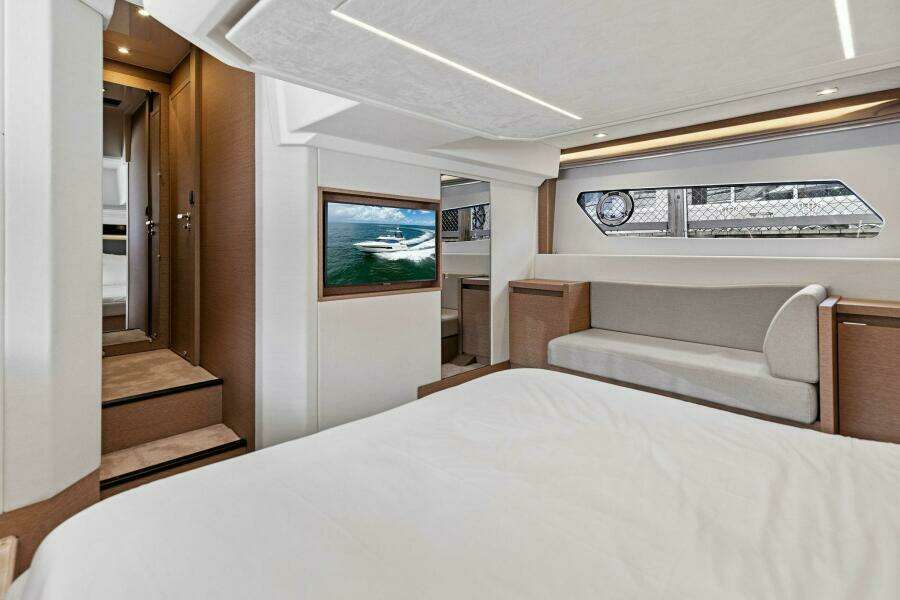 2025 Prestige 460 Flybridge - Sistership