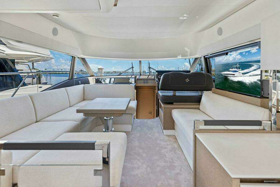 2025 Prestige 460 Flybridge - Sistership
