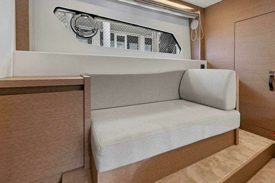 2025 Prestige 460 Flybridge - Sistership