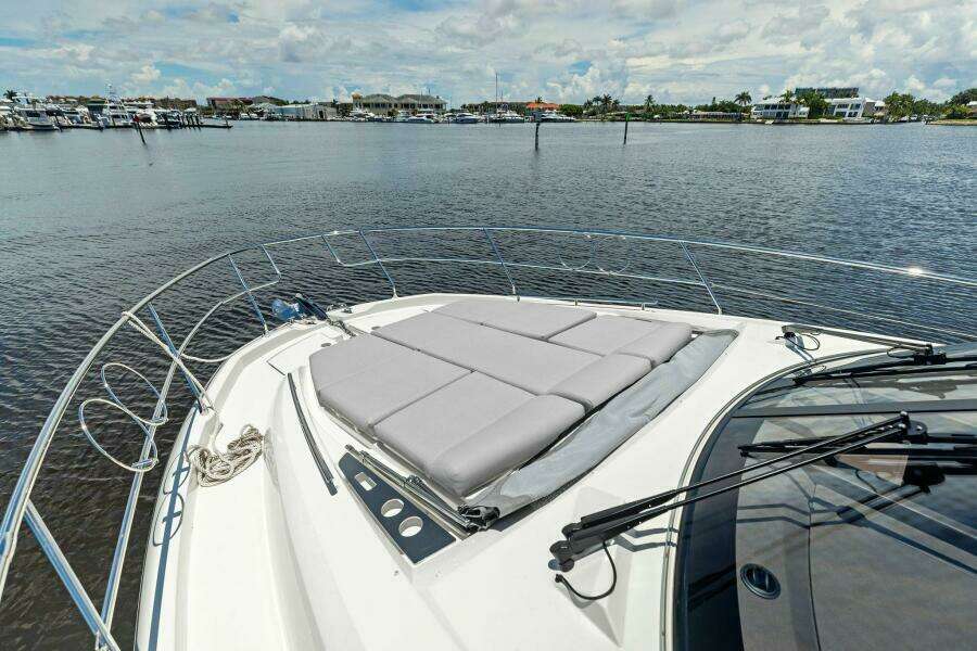 2025 Prestige 460 Flybridge - Sistership