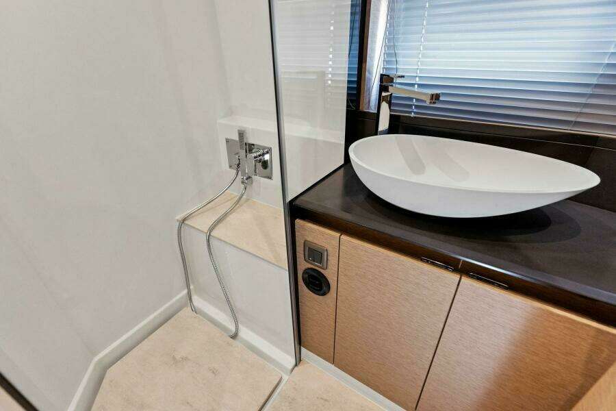 2025 Prestige 460 Flybridge - Sistership