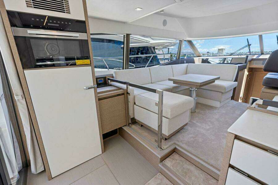 2025 Prestige 460 Flybridge - Sistership
