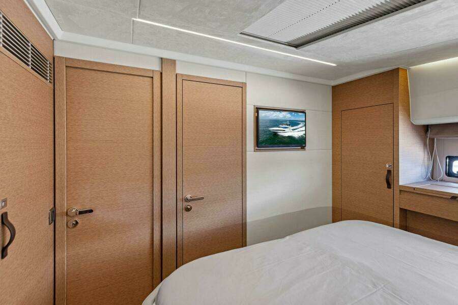 2025 Prestige 460 Flybridge - Sistership