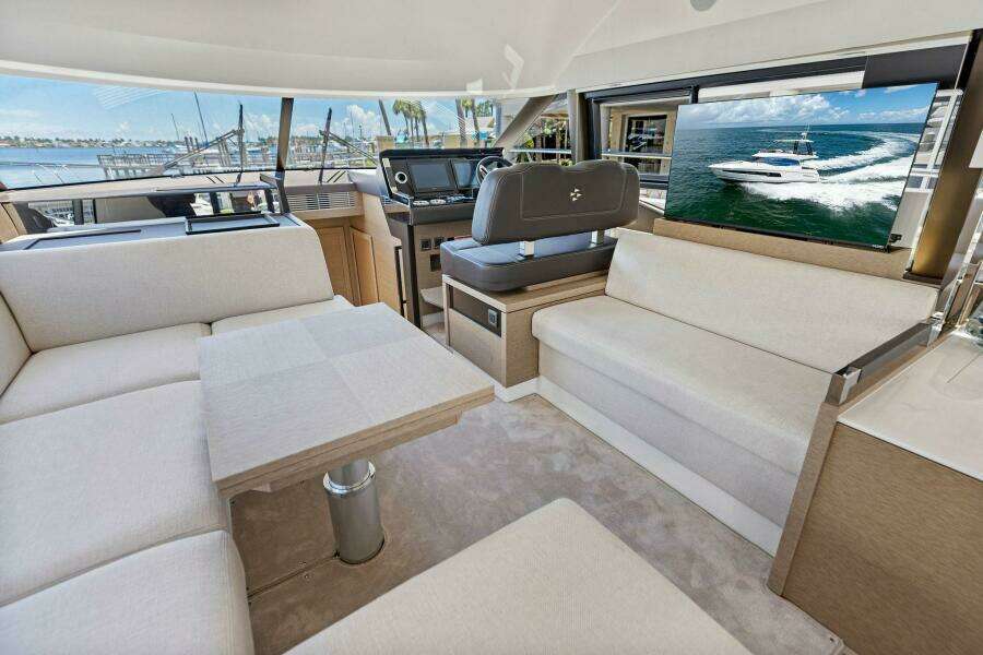 2025 Prestige 460 Flybridge - Sistership
