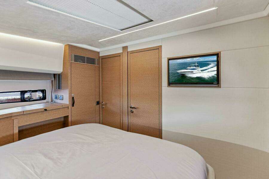 2025 Prestige 460 Flybridge - Sistership