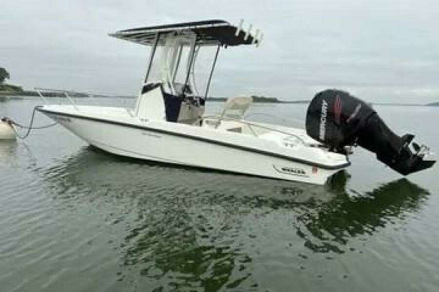 21ft Boston Whaler Yacht For Sale
