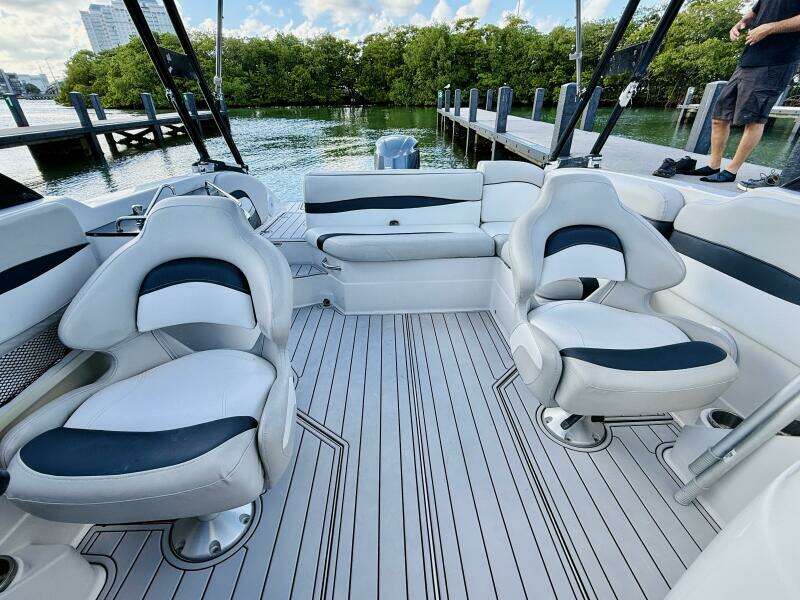 25ft Starcraft Yacht For Sale