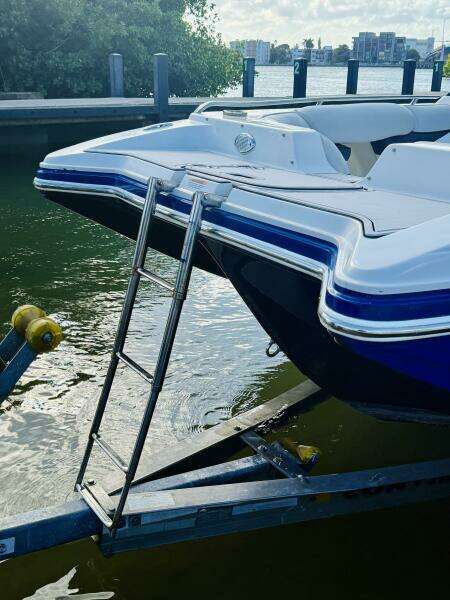 25ft Starcraft Yacht For Sale