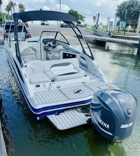 25ft Starcraft Yacht For Sale