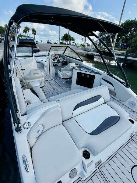 25ft Starcraft Yacht For Sale