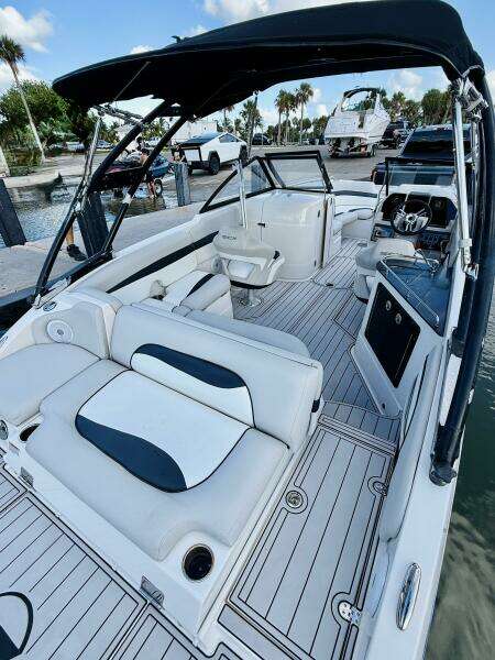 25ft Starcraft Yacht For Sale