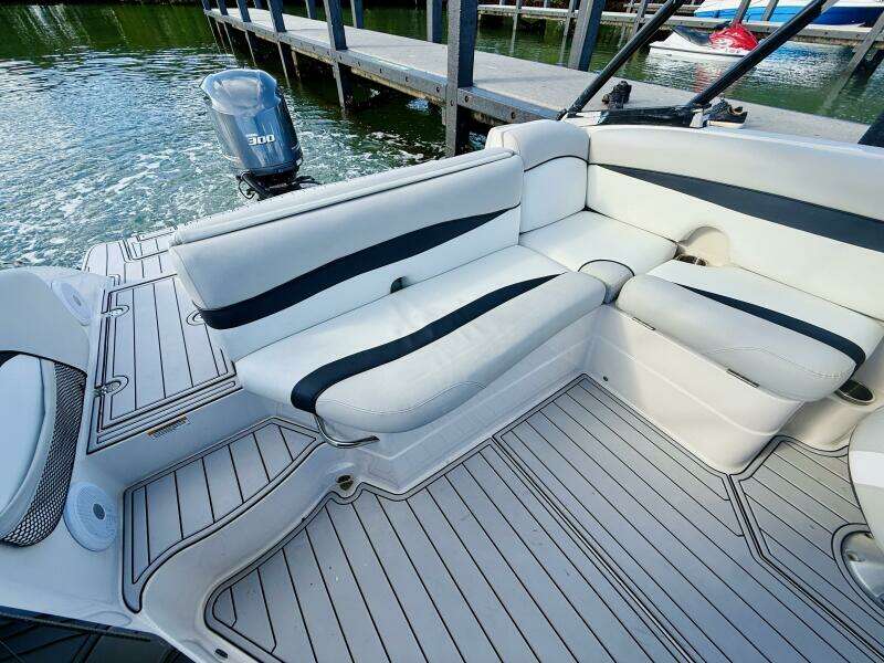 25ft Starcraft Yacht For Sale