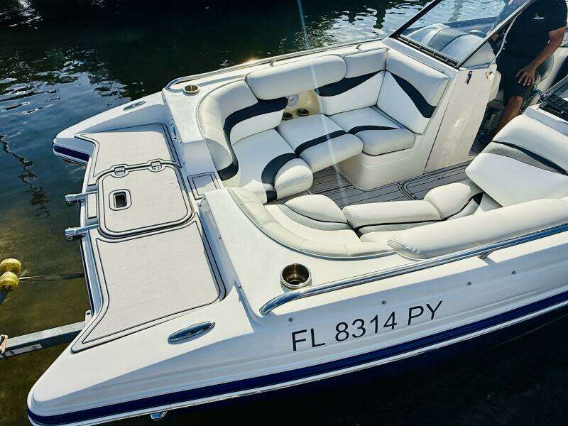 25ft Starcraft Yacht For Sale