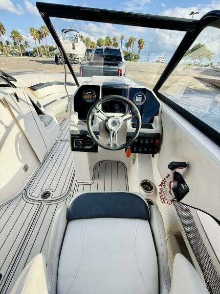 25ft Starcraft Yacht For Sale