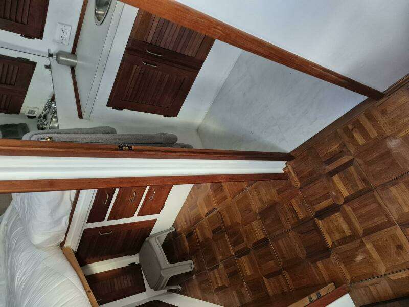 37ft Tollycraft Yacht For Sale