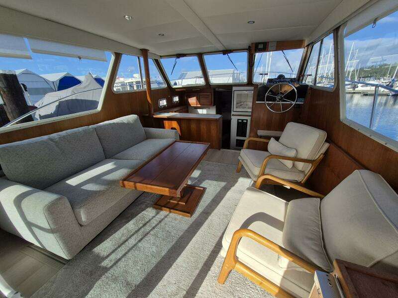37ft Tollycraft Yacht For Sale