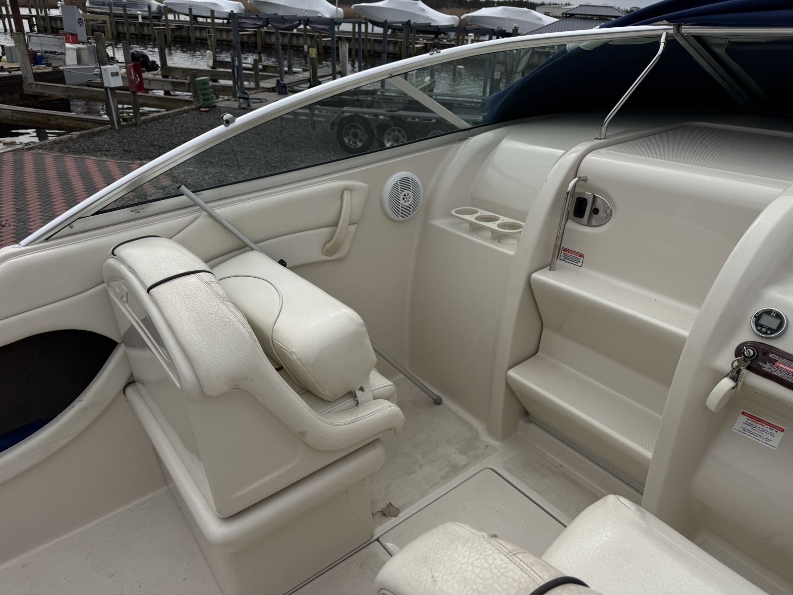 2004 Sea Ray 215 Weekender