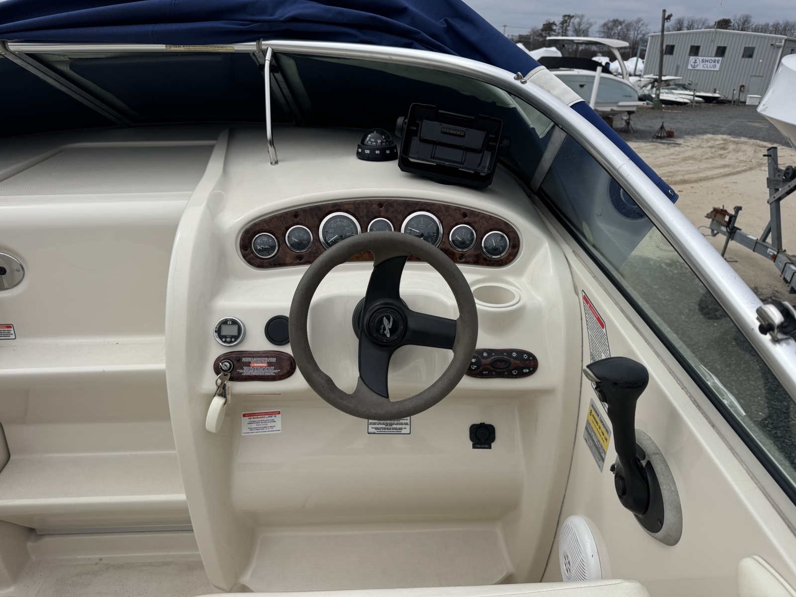 21' 2004 Sea Ray 215 Weekender
