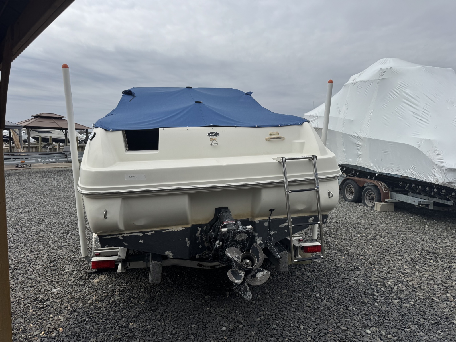 21' 2004 Sea Ray 215 Weekender