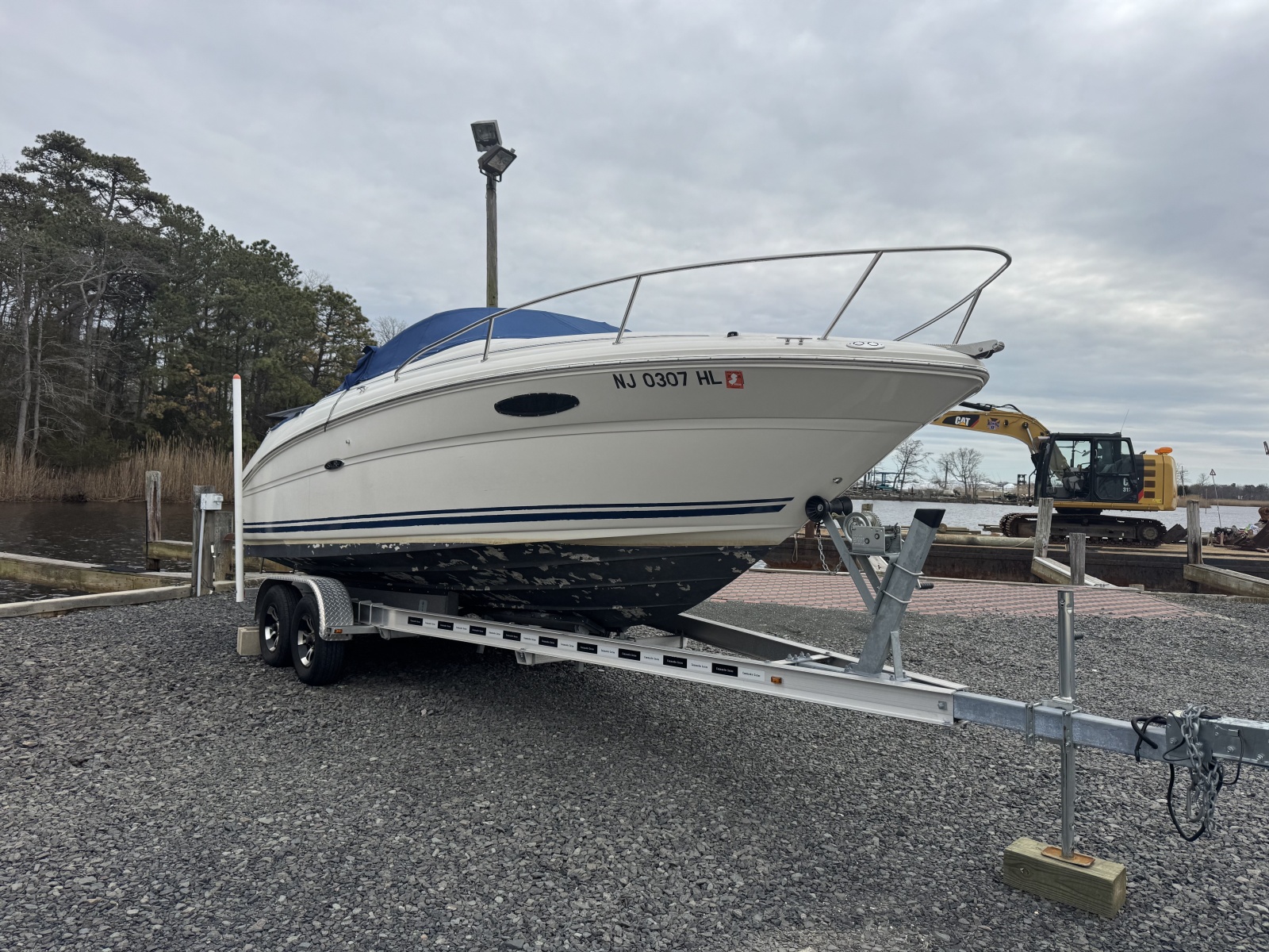 21' 2004 Sea Ray 215 Weekender