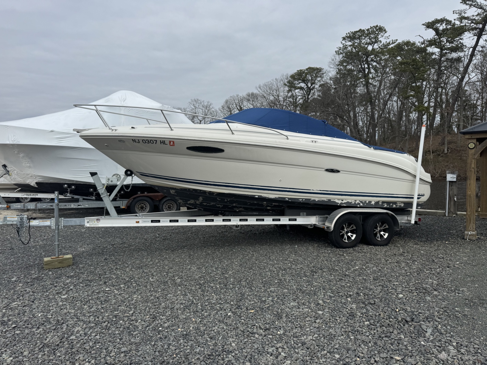 21' 2004 Sea Ray 215 Weekender