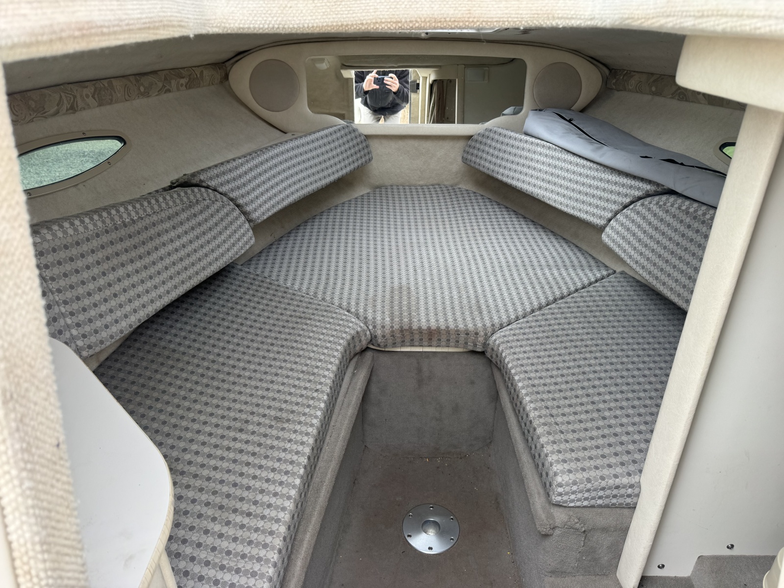 21' 2004 Sea Ray 215 Weekender