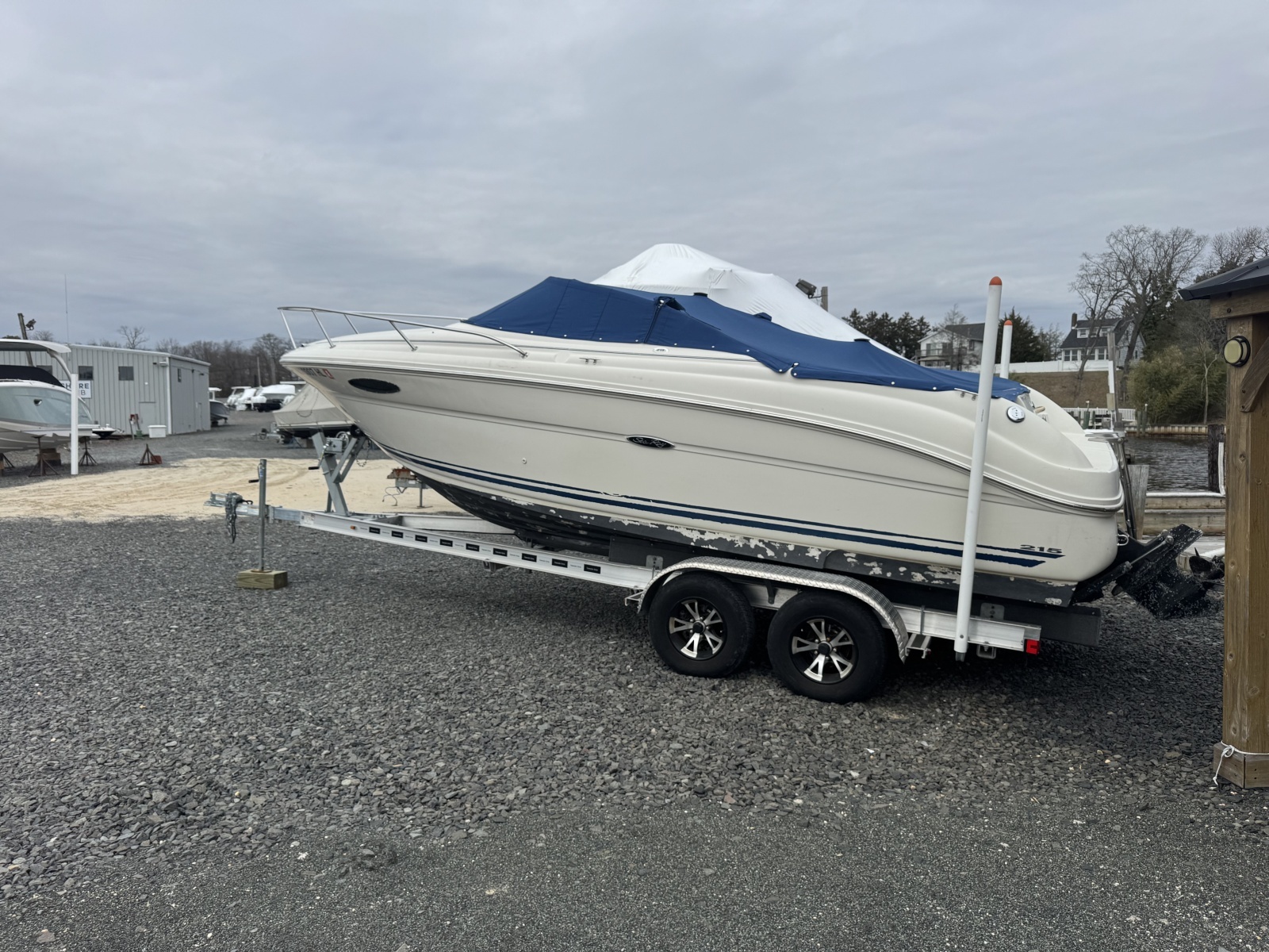 2004 Sea Ray 215 Weekender