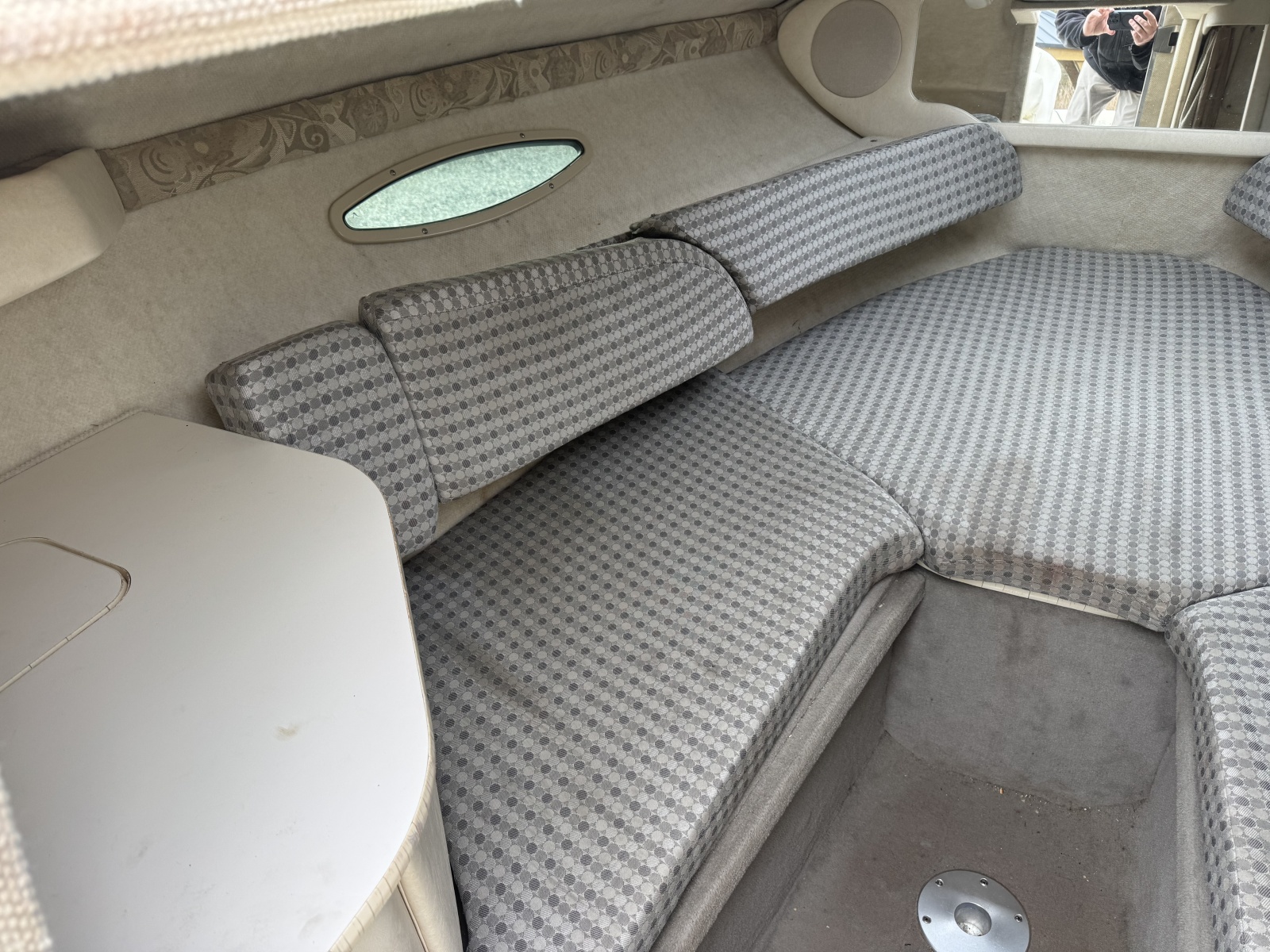 21' 2004 Sea Ray 215 Weekender