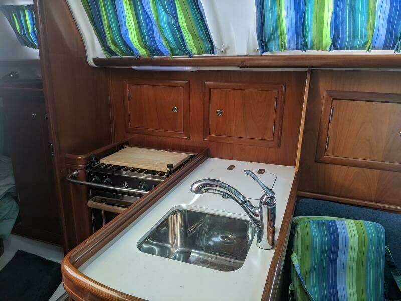 Seas the Day  32ft Beneteau Yacht For Sale