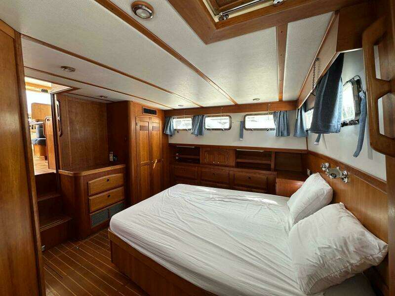 PAPYRUS 47ft Sabre Yacht For Sale