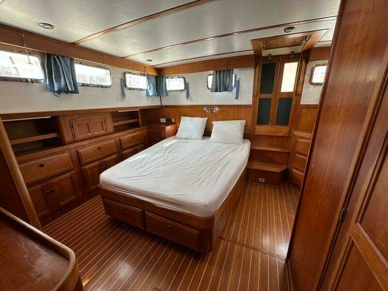 PAPYRUS 47ft Sabre Yacht For Sale