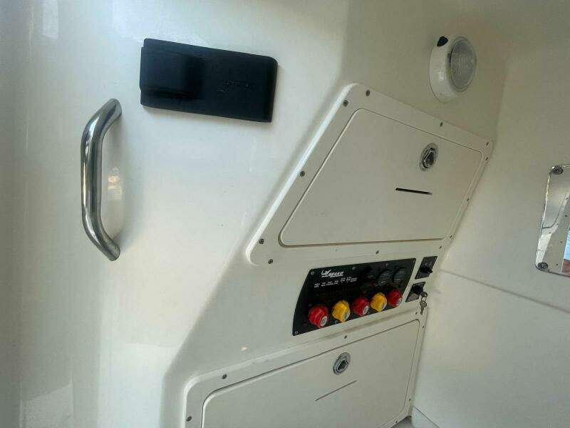 LIVING SIMPLE 28ft Mako Yacht For Sale