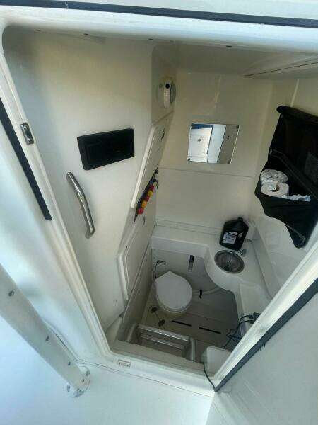 LIVING SIMPLE 28ft Mako Yacht For Sale