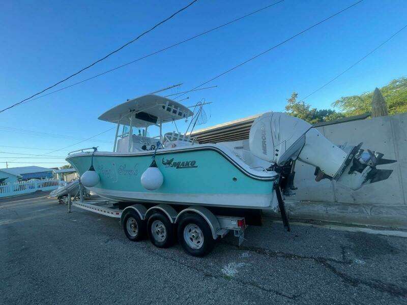 LIVING SIMPLE 28ft Mako Yacht For Sale