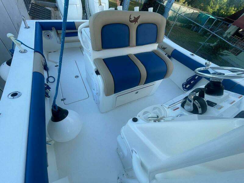 LIVING SIMPLE 28ft Mako Yacht For Sale
