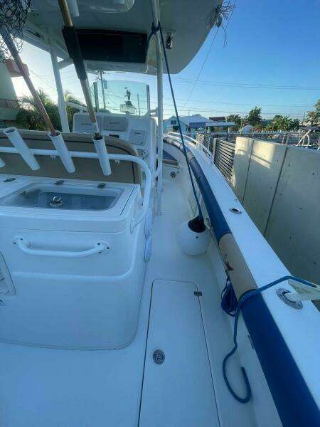 LIVING SIMPLE 28ft Mako Yacht For Sale