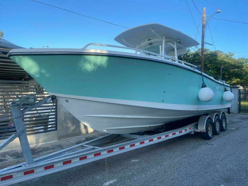 LIVING SIMPLE 28ft Mako Yacht For Sale