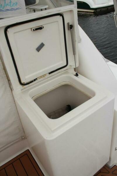 38' 2005 Rampage Express