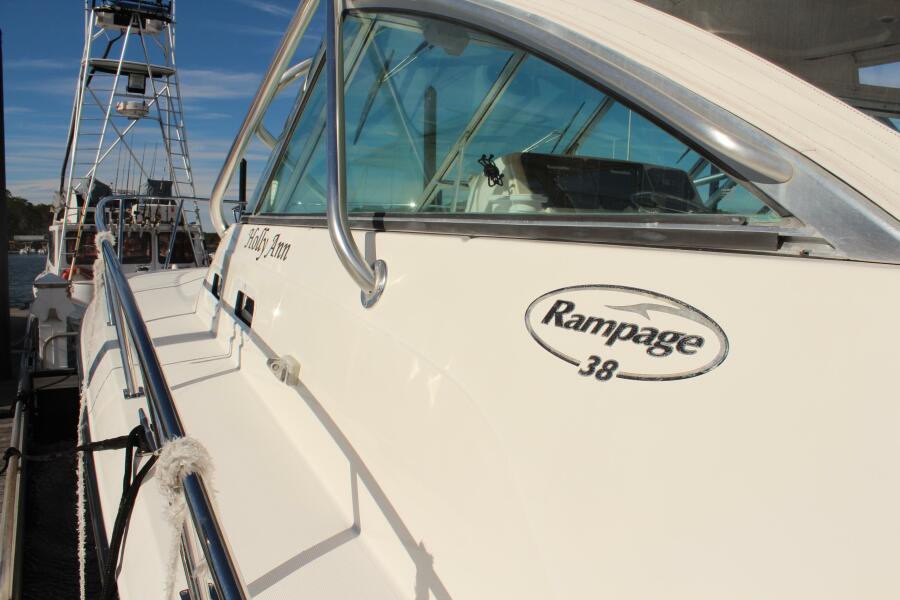 38' 2005 Rampage Express
