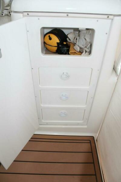 38' 2005 Rampage Express