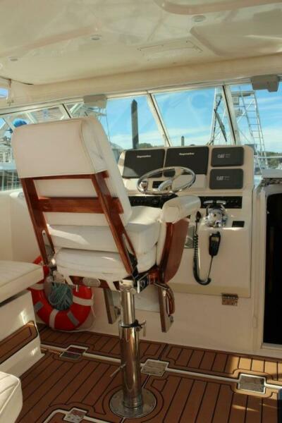 38' 2005 Rampage Express