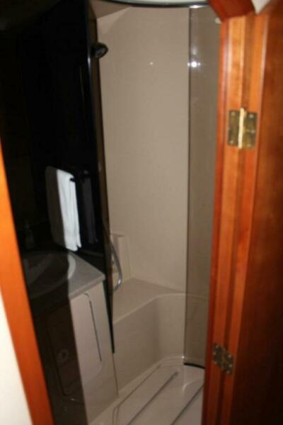 38' 2005 Rampage Express