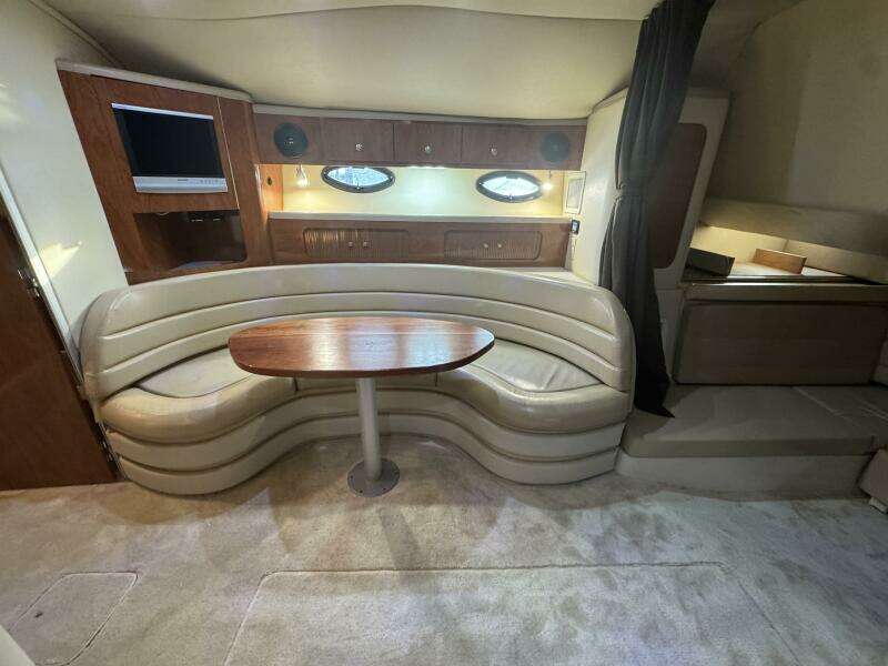 37ft Larson Yacht For Sale