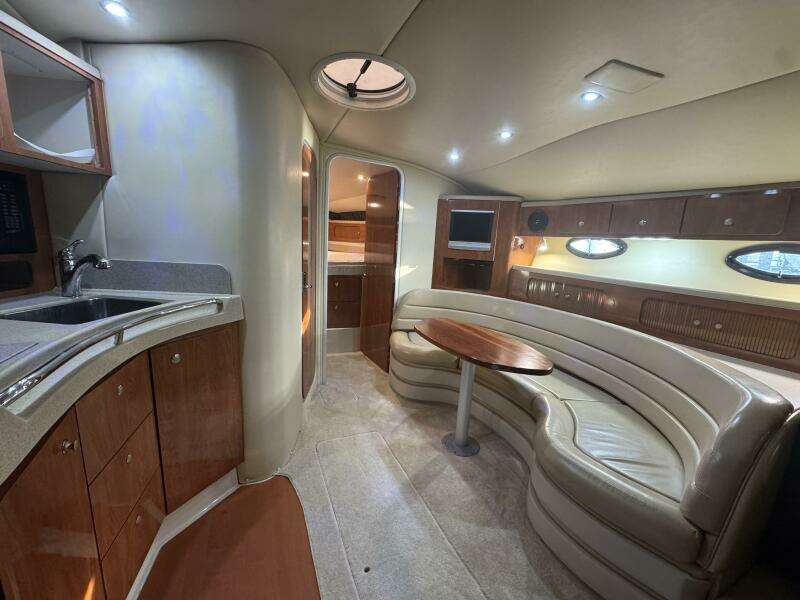 37ft Larson Yacht For Sale