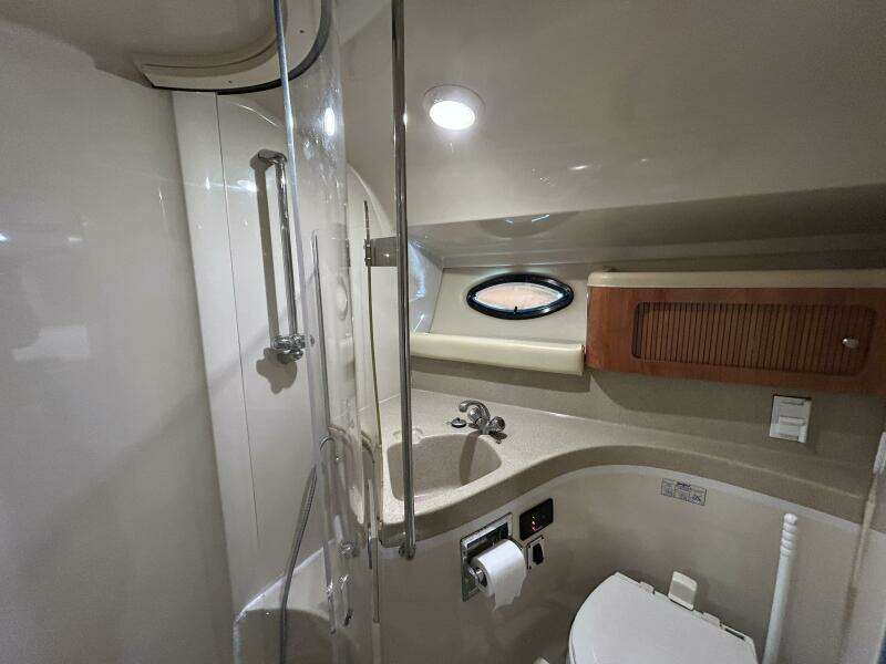 37ft Larson Yacht For Sale