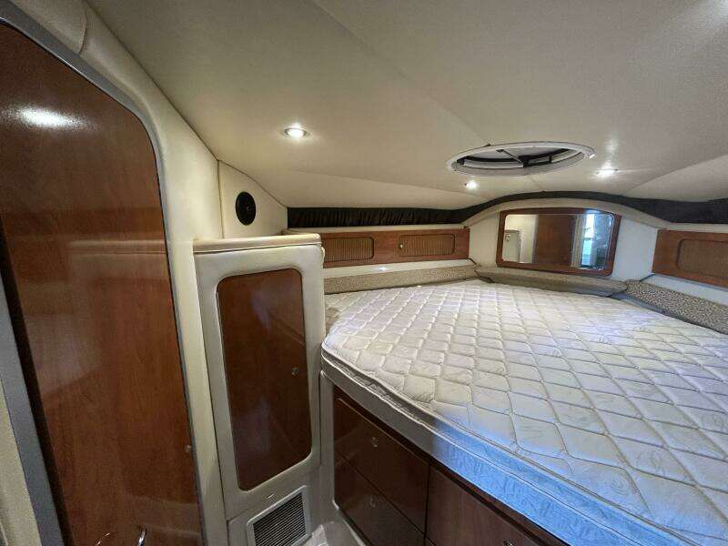 37ft Larson Yacht For Sale