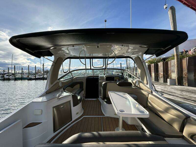 37ft Larson Yacht For Sale