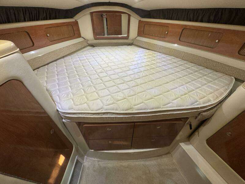 37ft Larson Yacht For Sale